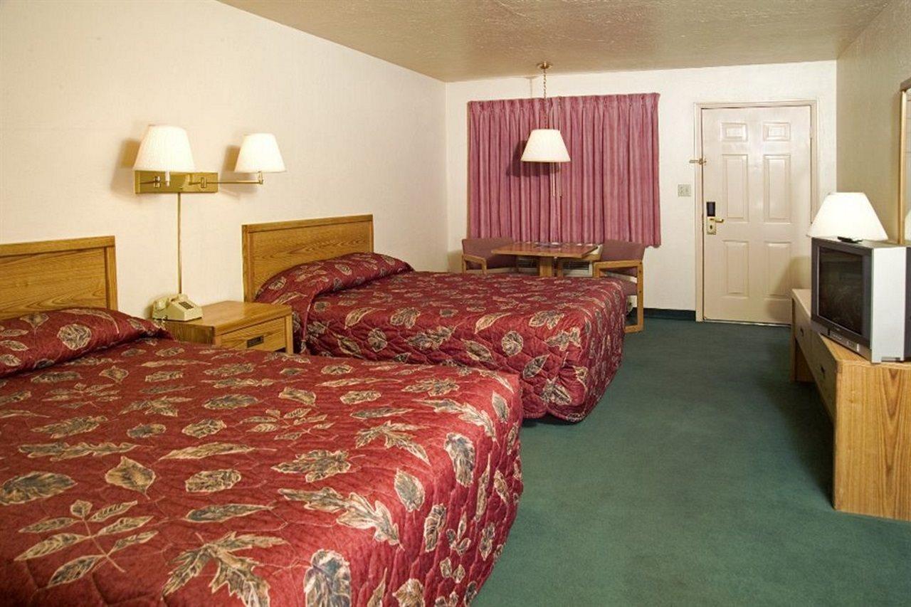 Claridge Inn - סנט ג'ורג' מראה חיצוני תמונה